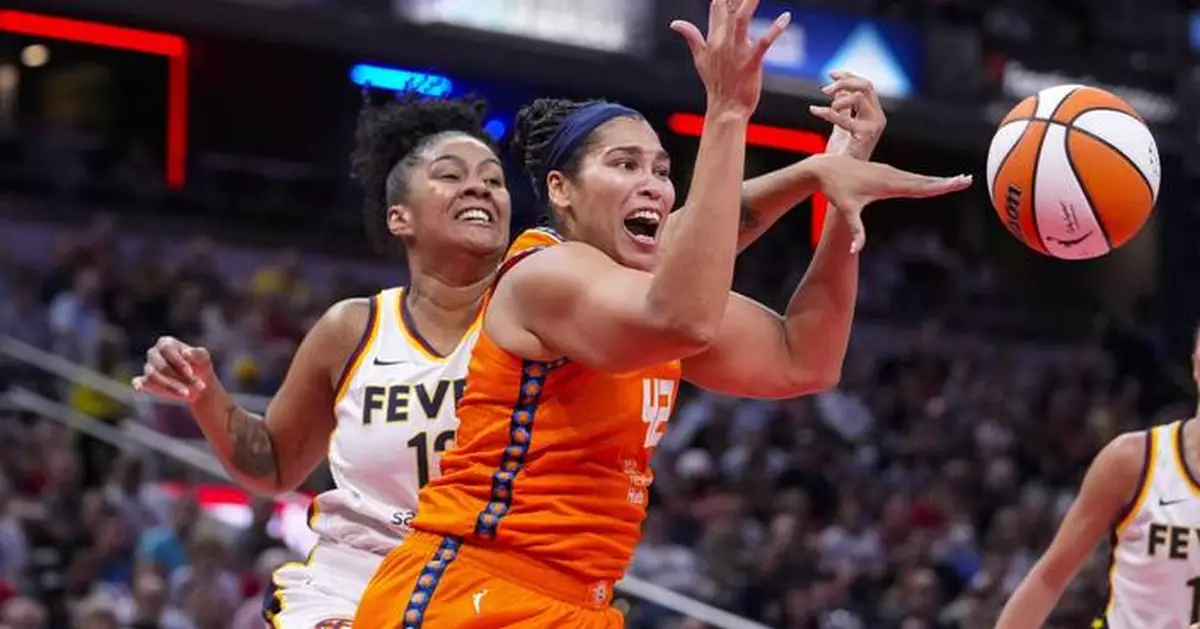 Caitlin Clark sets WNBA rookie record for 3s as Fever beat Sun and snap 11-game skid in series