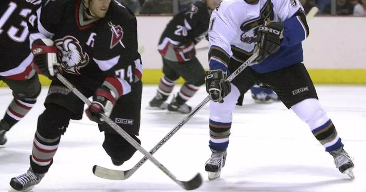 Former NHL enforcer Stephen Peat dies 2 weeks after being hit by a car while crossing street