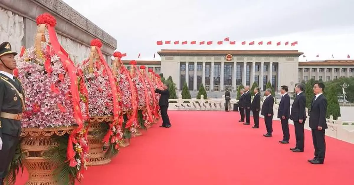 Xi pays tribute to fallen national heroes on Martyrs' Day