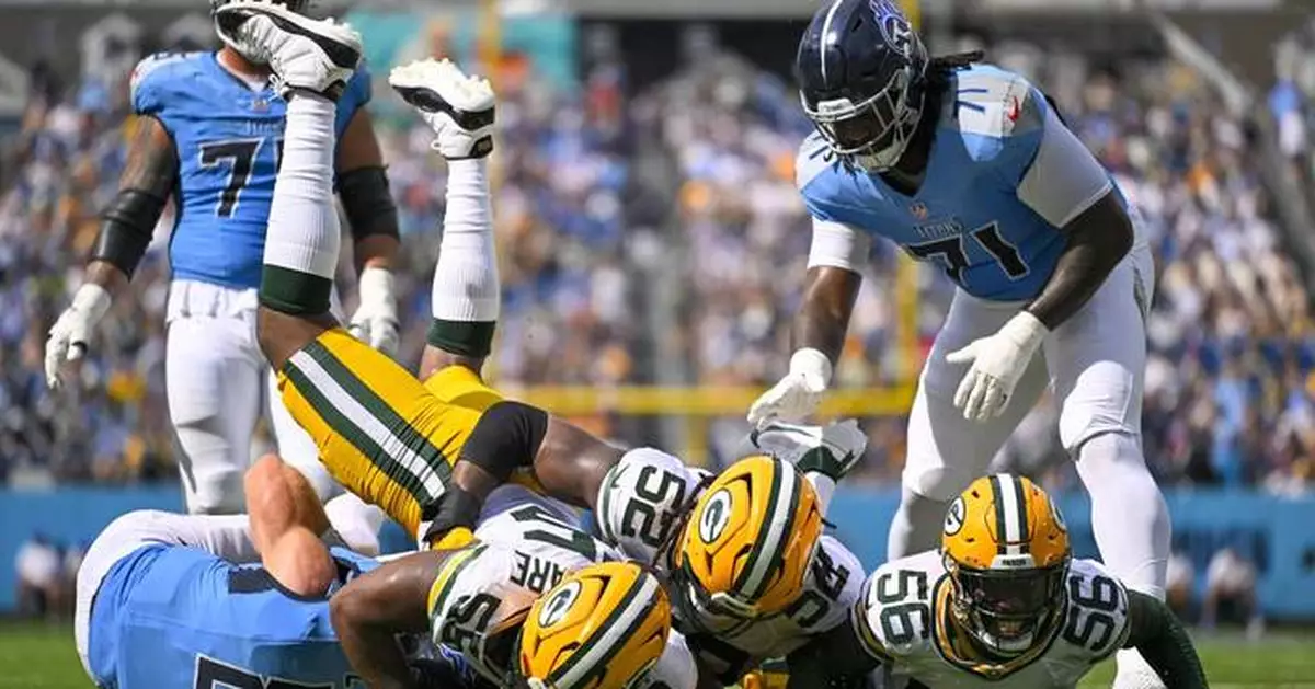 Packers' defense takes another step forward with eight-sack effort against Titans