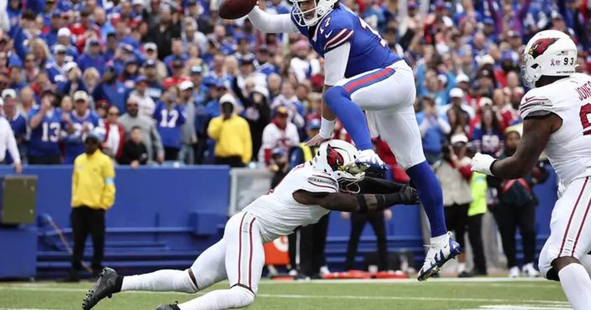 Josh Allen throws 2 TD passes and runs for 2 others as Bills rally for 34-28 win over Cardinals