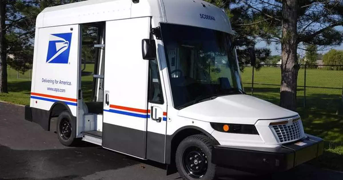 USPS' long-awaited new mail truck makes its debut to rave reviews from carriers