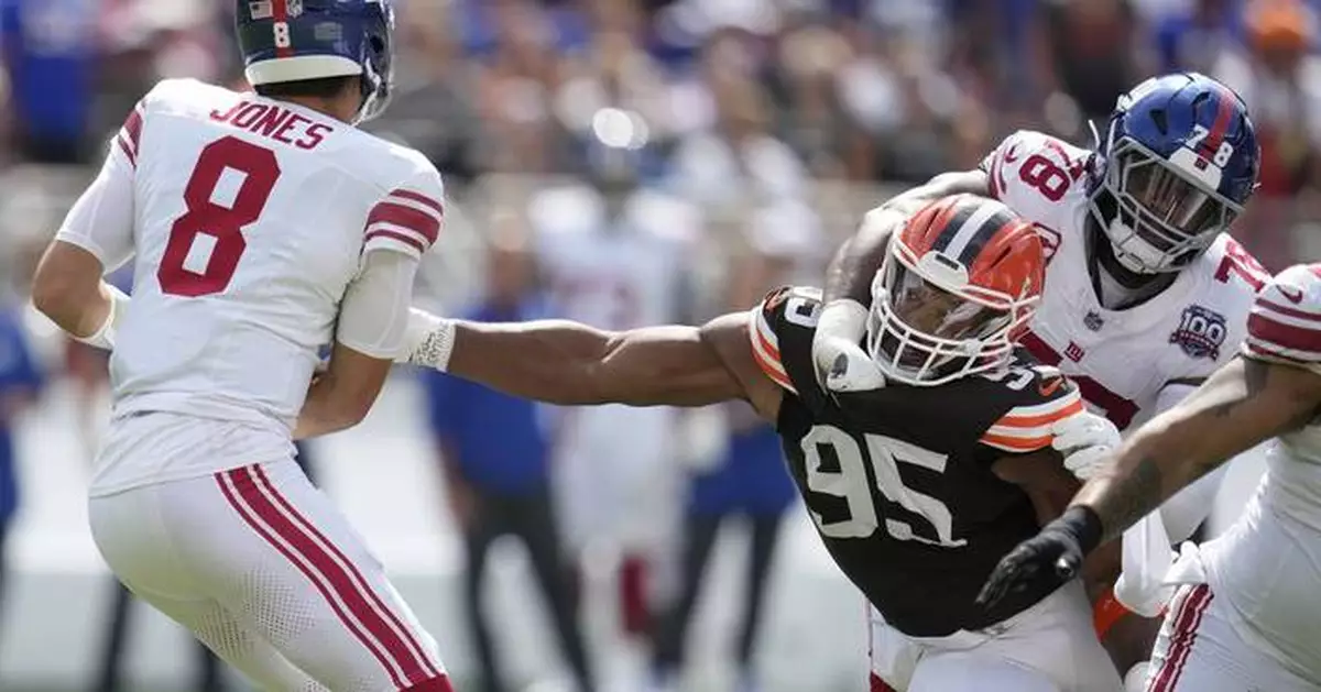 Browns defensive end Myles Garrett to undergo MRI on foot after struggling in loss to Giants