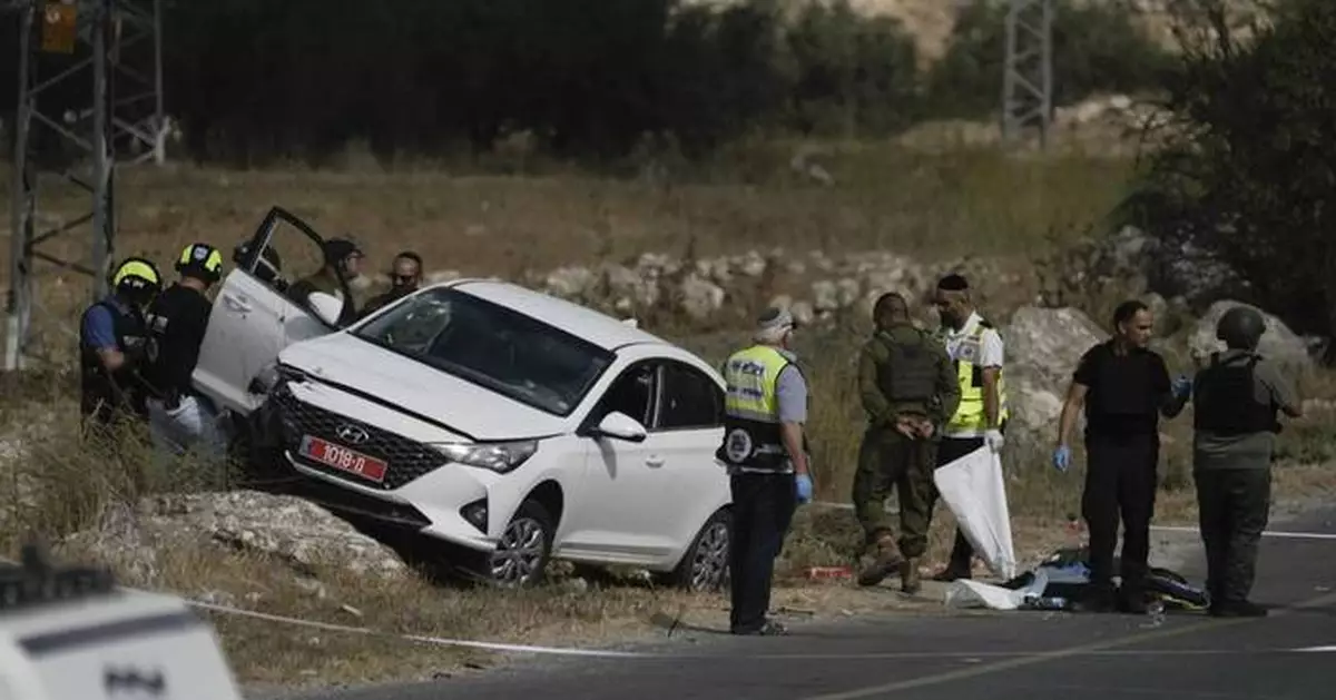 Palestinian militants kill 3 Israeli police in the West Bank