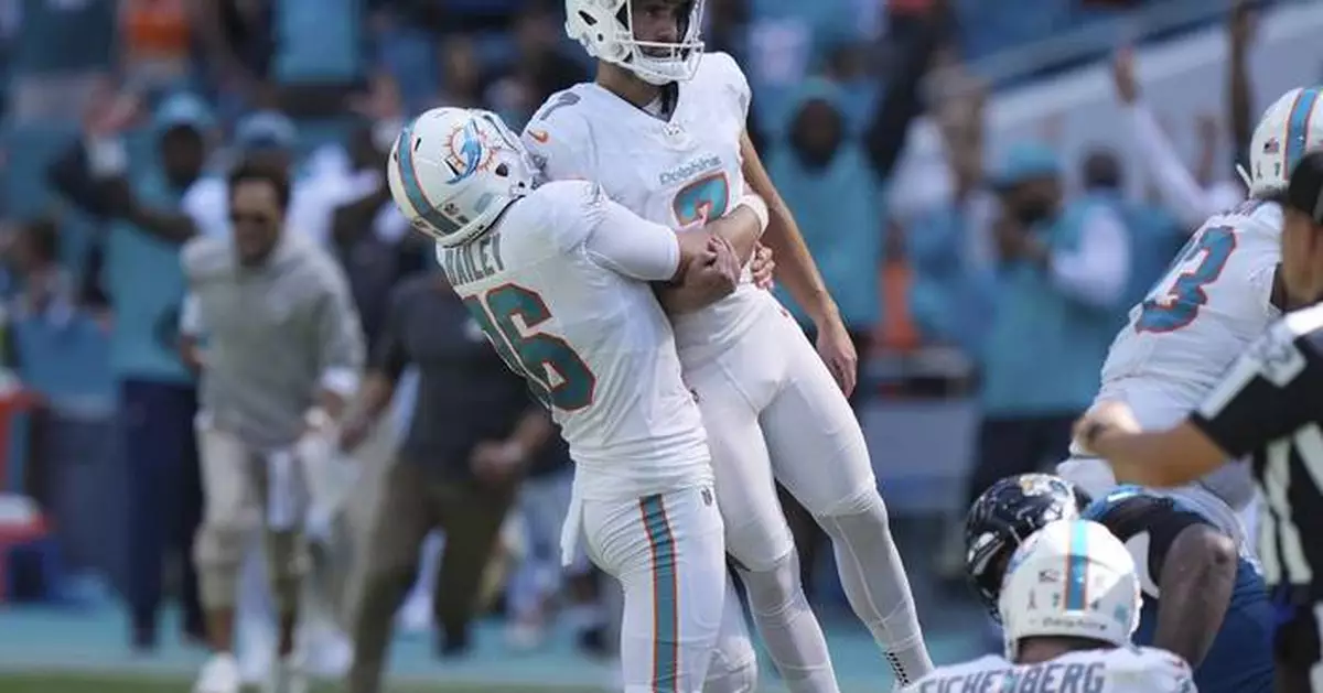 Jason Sanders makes 52-yard field goal as time expires and Dolphins rally past Jaguars 20-17