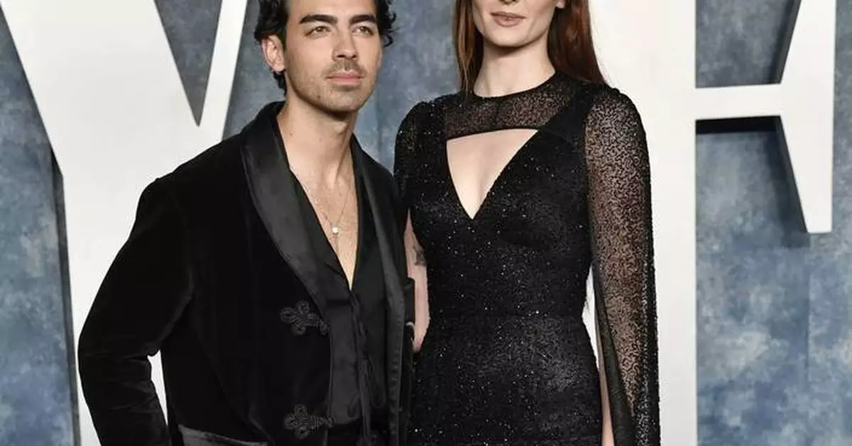 Joe Jonas and Sophie Turner are divorced and single