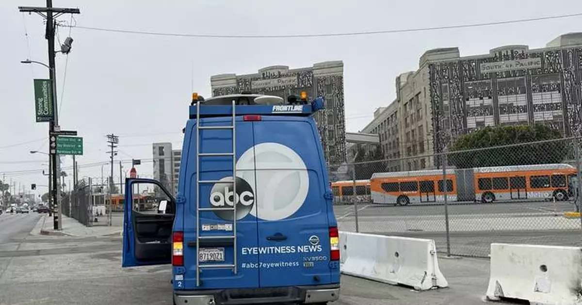 Passenger killed when gunman hijacks city bus, leads police on chase through downtown Los Angeles