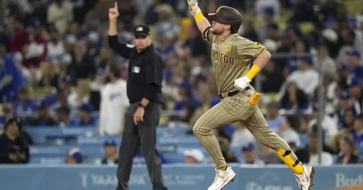 Padres turn triple play to clinch playoff spot with 4-2 win over Dodgers