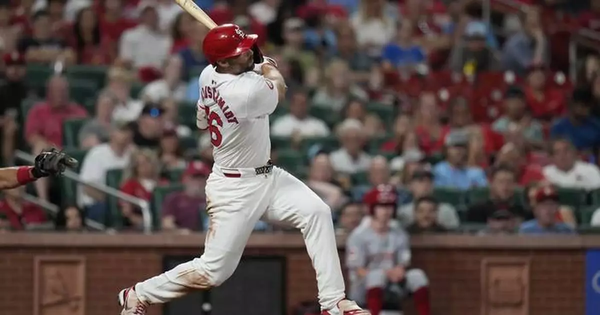 Paul Goldschmidt drives in tiebreaking run in 8th as the Cardinals beat the Reds 2-1