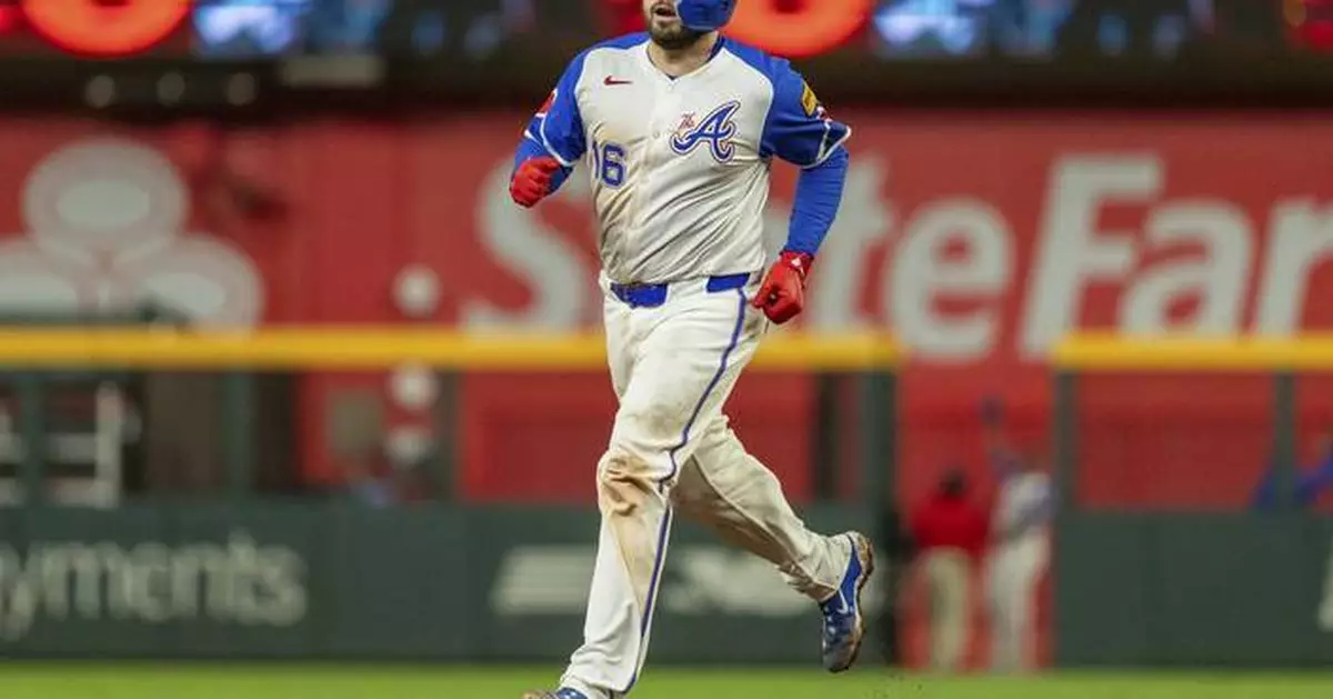 D'Arnaud hits a walk-off homer as Braves keep up their playoff push with a 2-1 win over Royals