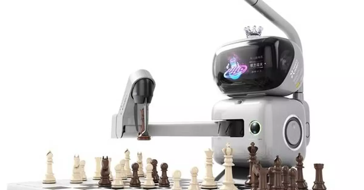 SenseRobot's AI Chess Robot Triumphs Over Four-Time Women's World Chess Champion