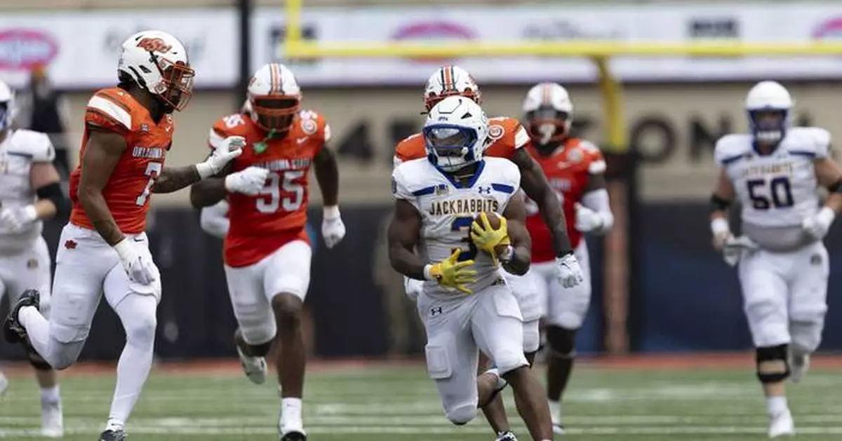 No. 17 Oklahoma State ends FCS champ South Dakota State's 29-game winning streak with 44-20 victory