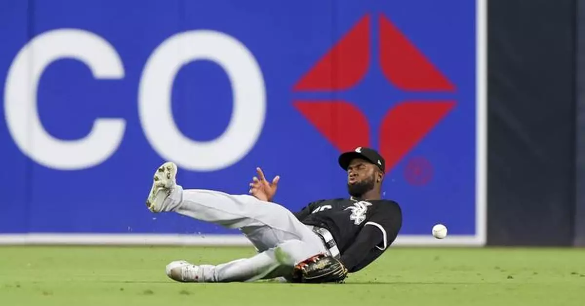 White Sox lose 119th game to tie the AL record as the Padres win 6-2 behind 3 home runs