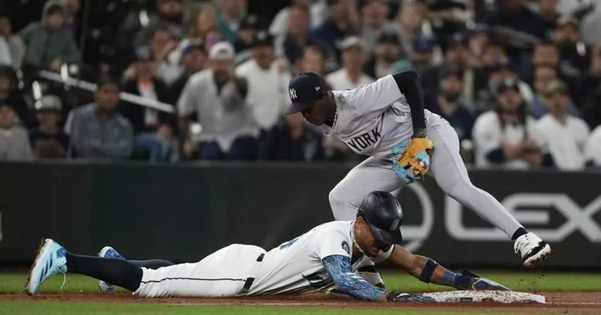 A flying bat and a baserunning mistake cost Mariners chance to make up ground in playoff race