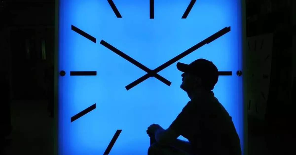 Daylight saving time ends next weekend. This is how to prepare for the potential health effects