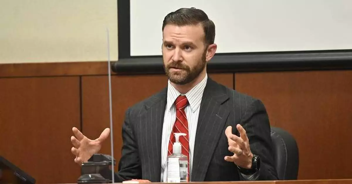 Federal prosecutors file new indictment against ex-Louisville police officers