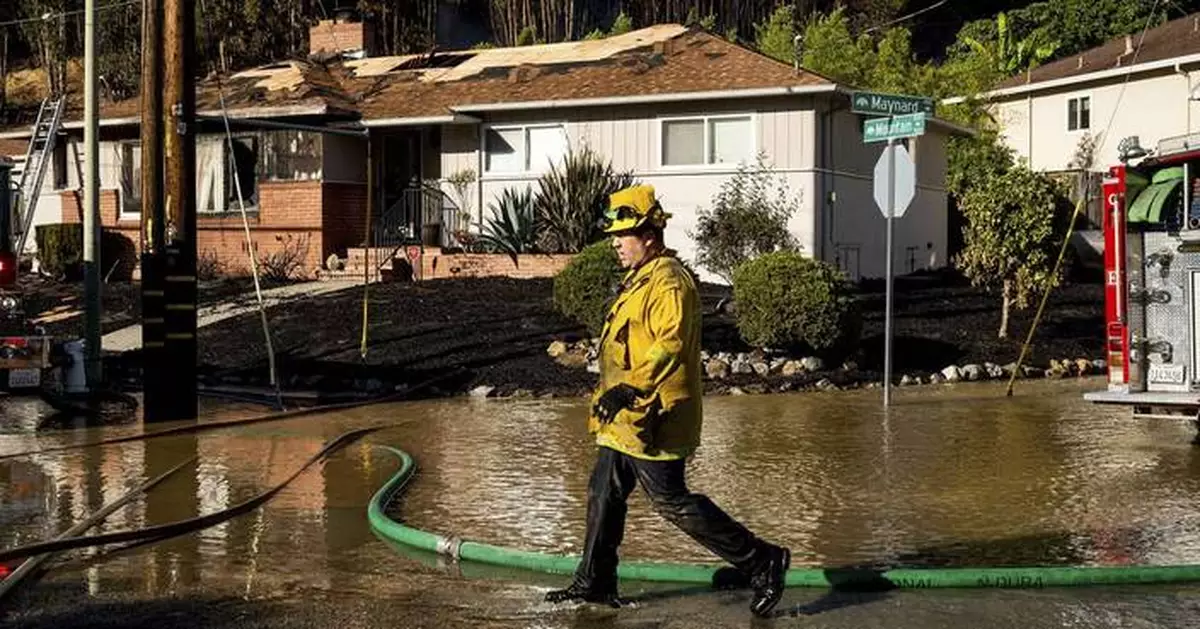 Firefighters battle 'diablo wind' to extinguish Oakland fire that burned 2 homes