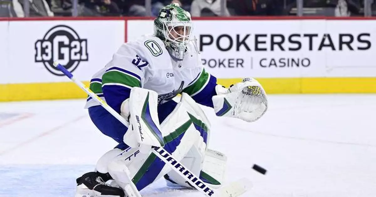 Lankinen stops 26 shots as Vancouver blanks Philadelphia 3-0