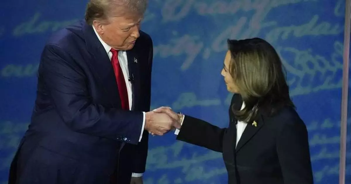 Trump delivers a pointed and at times bitter speech at Al Smith charity dinner