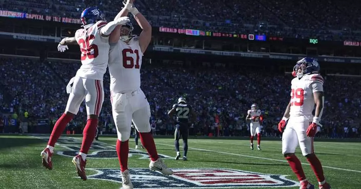 Giants use strong performance from Daniel Jones and late TD on blocked kick to beat Seahawks 29-20