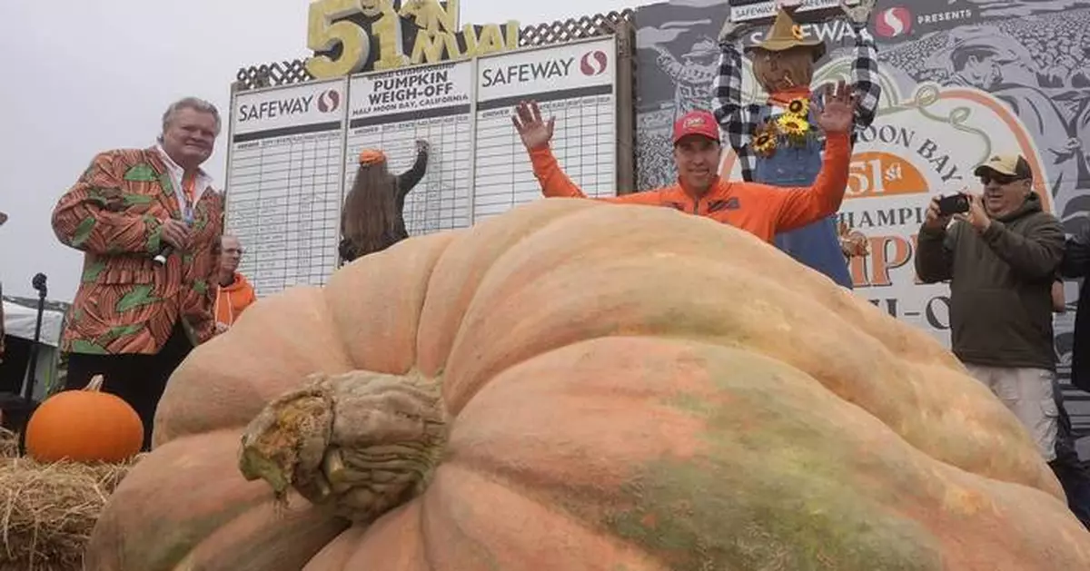 Pumpkin weighing 2,471 pounds wins California contest