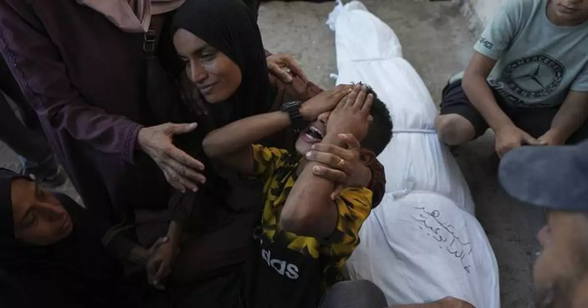 Middle East latest: Dozens killed as Israeli troops pound central and northern Gaza