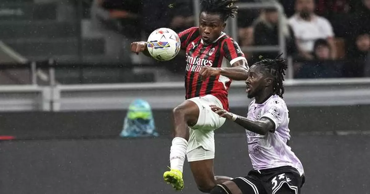 Milan holds on with 10 men to edge Udinese while Juventus beats 10-man Lazio