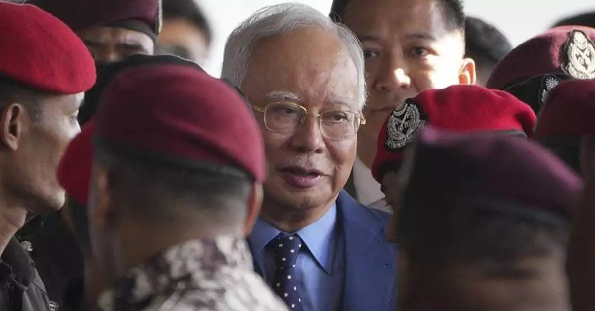 Malaysian court orders Najib to enter defense in his 2nd graft trial linked to 1MDB scandal