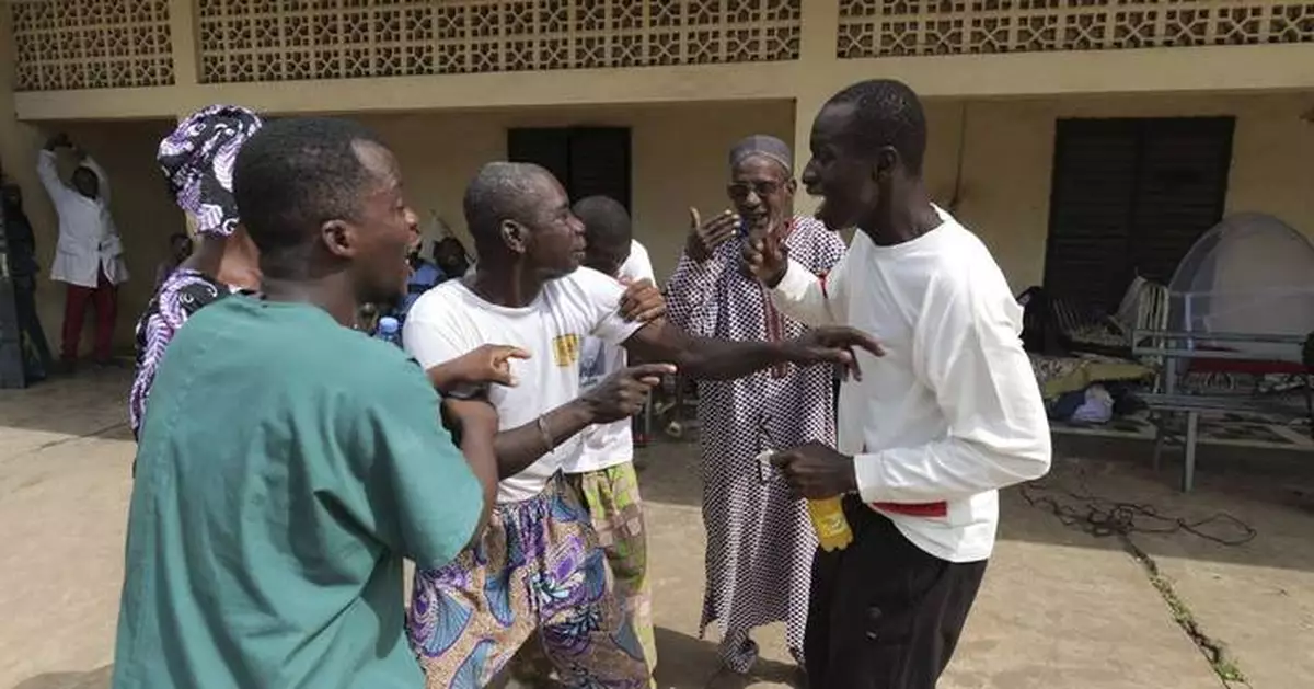 Mali's traditional theater gives psychiatric patients the stage