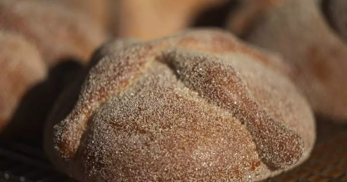 Care for a sweet treat during Mexico's Day of the Dead? Have a bite of 'pan de muerto'