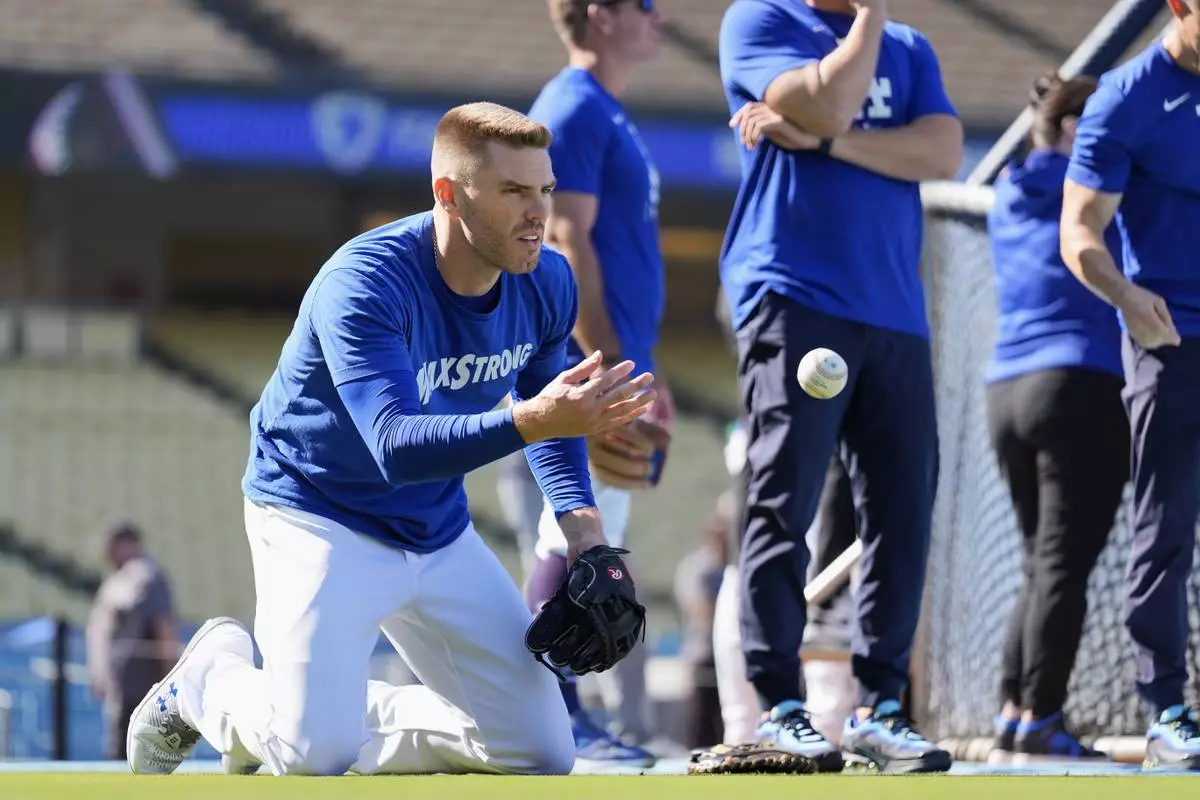 Dodgers hope Freddie Freeman returns to the lineup for NLDS Game 3 vs