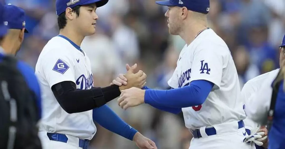 Dodgers hope Freddie Freeman returns to the lineup for NLDS Game 3 vs