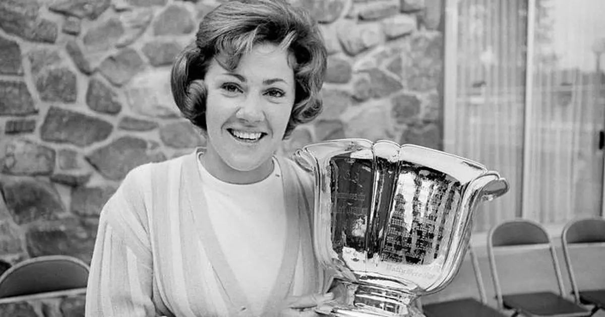 Hall of Famer Susie Maxwell Berning, a 4-time major champion while raising 2 daughters, dies at 83