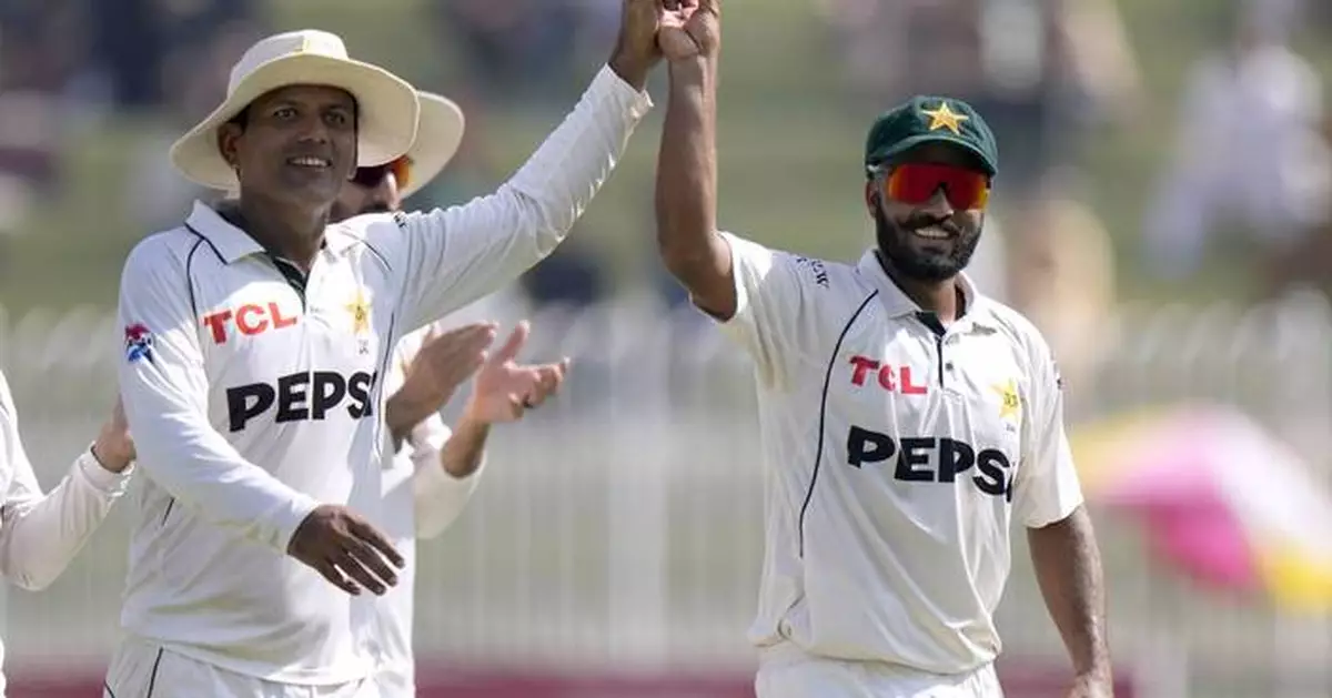 Ali and Khan again spin out England to earn Pakistan's series-clinching 9-wicket win in 3rd test