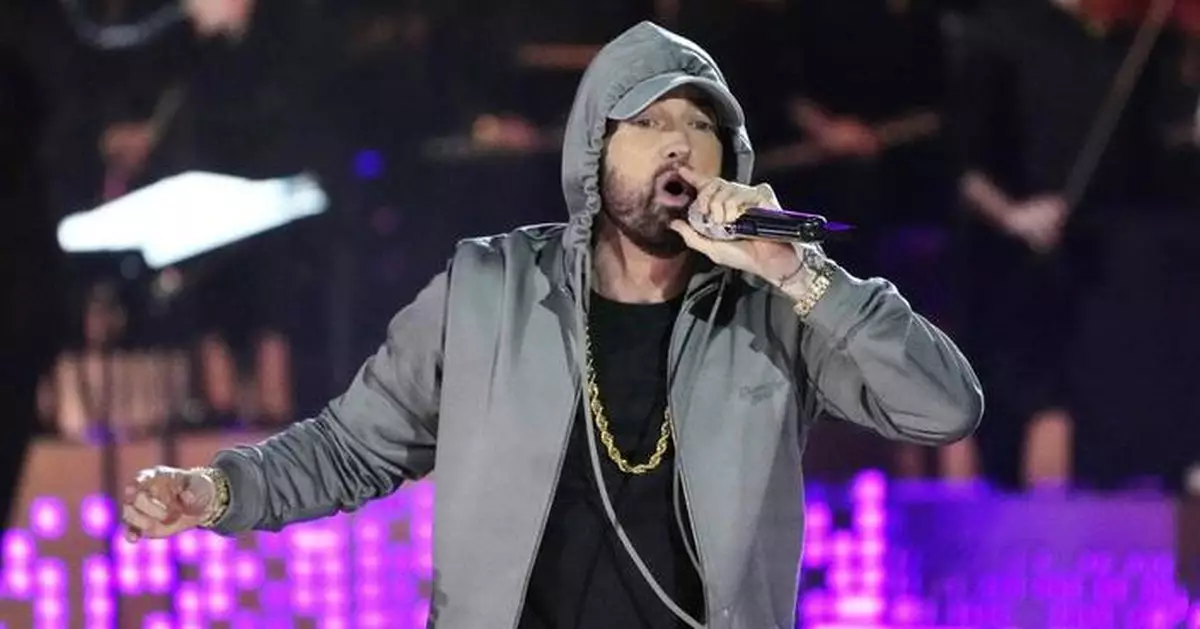 Eminem is going to be a grandfather, he reveals in 'Temporary' music video