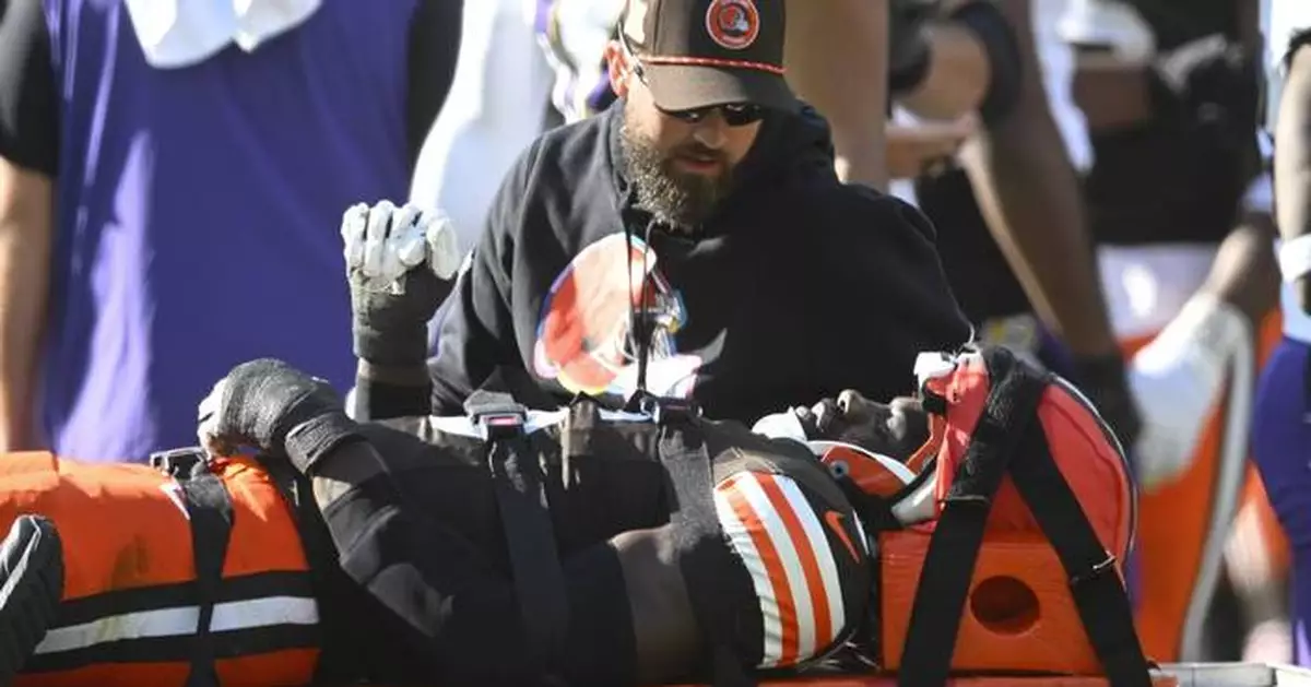 Browns LB Owusu-Koramoah suffers 'scary' neck injury, will spend night in hospital as precaution