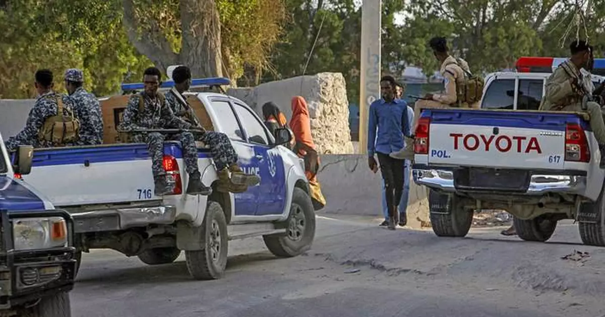 7 killed in suicide bomber attack at a cafe in Somalia's capital