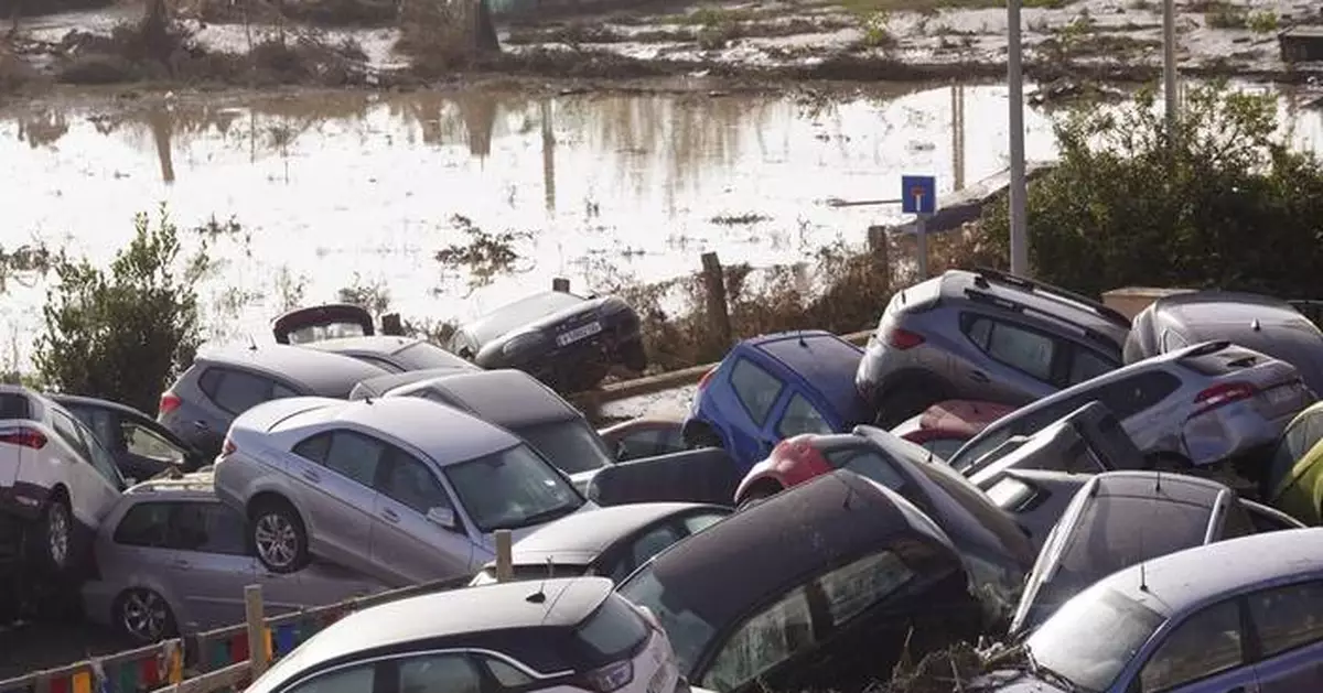 Last-placed Valencia focused on helping victims of the deadly floods in Spain