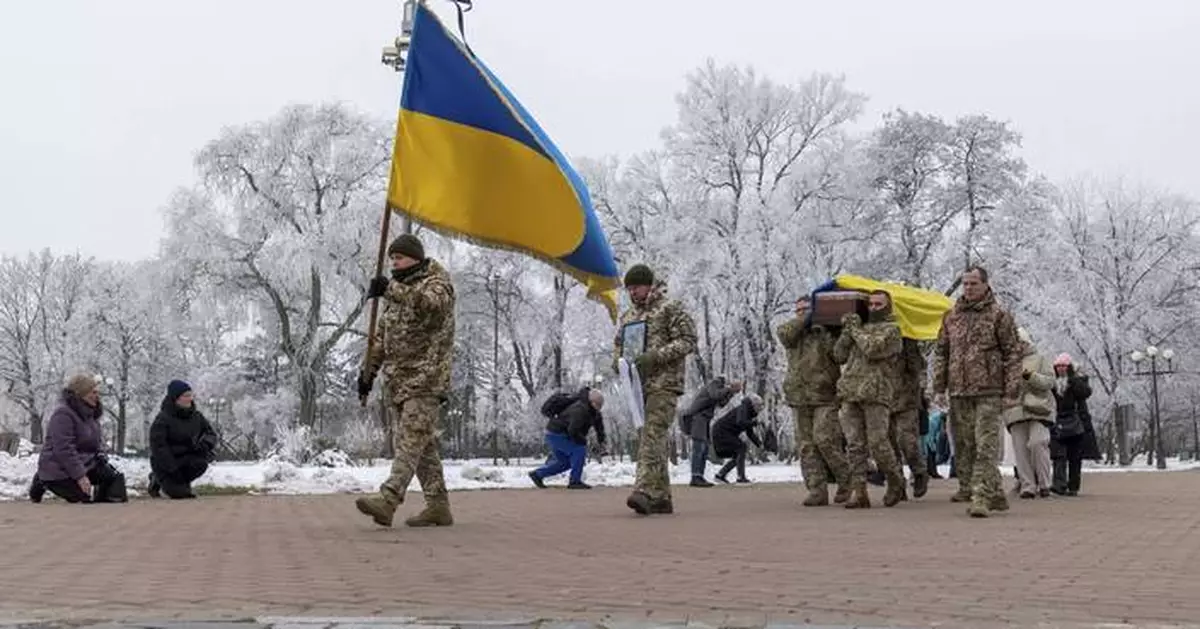 White House pressing Ukraine to draft 18-year-olds so they have enough troops to battle Russia