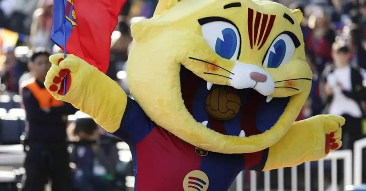 Barcelona's feline mascot 'Cat' makes its debut at home game