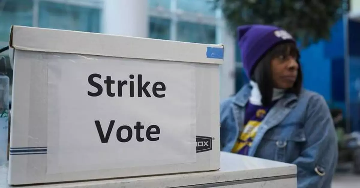 Charlotte airport workers voting on whether to strike during busy Thanksgiving travel week