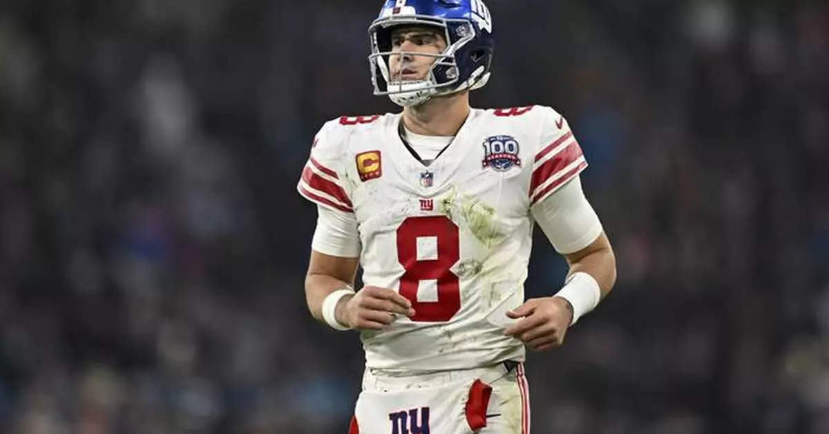 Giants bench QB Daniel Jones and will start Tommy DeVito against the Bucs