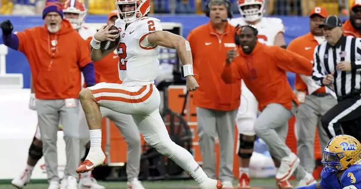 Klubnik's late touchdown run helps No. 17 Clemson escape with a 24-20 win over Pitt