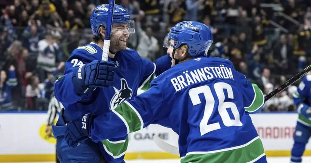 Brannstrom scores decisive 3rd-period goal and Canucks go on to beat Blackhawks 4-1