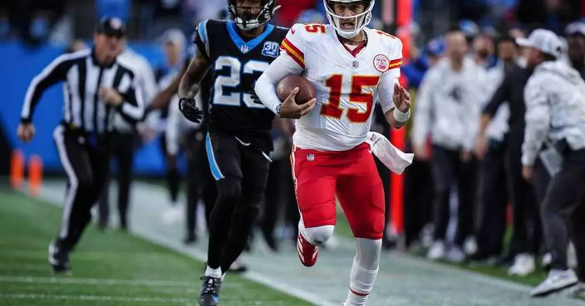 Patrick Mahomes and Chiefs win at the buzzer again, topping Panthers 30-27 on Shrader's field goal