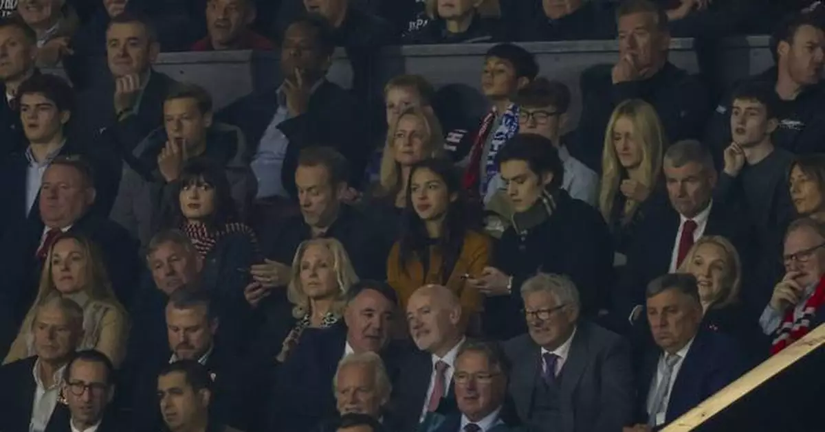 Olivia Rodrigo watches Man United play Chelsea in the Premier League