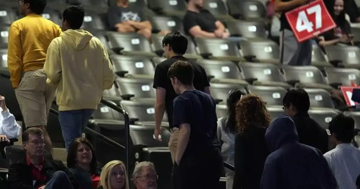 Empty seats become a more common sight at Trump's final rallies