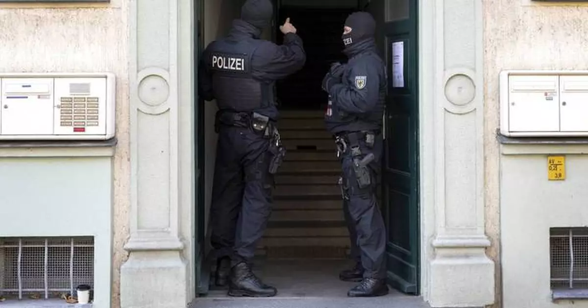 German police arrest 8 suspected members of a far-right militant group