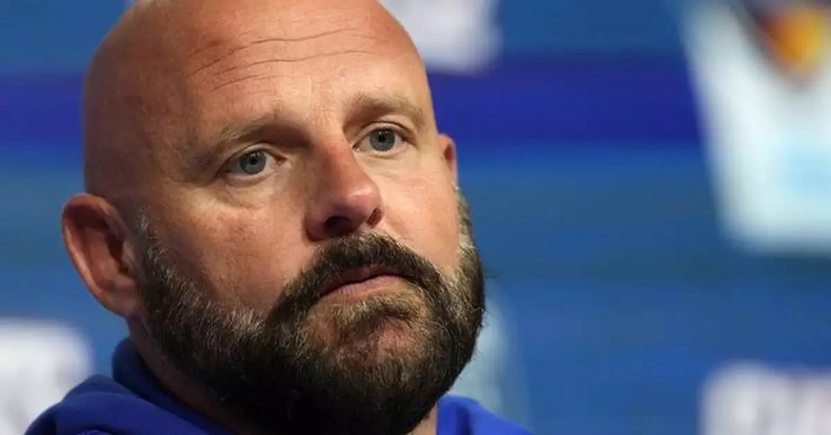 With Giants at 2-8, coach Brian Daboll wavers in his commitment to Daniel Jones