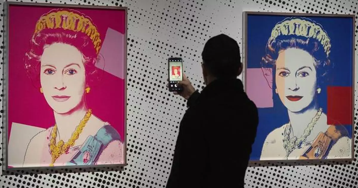 'Amateurish' thieves steal 2 Warhol prints, damage 2 more in botched heist at Dutch gallery